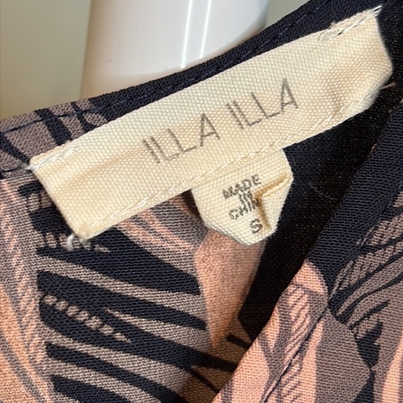 Women’s Long Sleeve Floral Romper - Picture 7 of 10